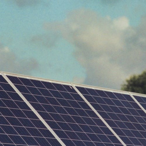 Alege puterea ideală pentru panourile fotovoltaice: ghid practic pentru economii maxime