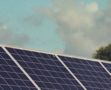 Alege puterea ideală pentru panourile fotovoltaice: ghid practic pentru economii maxime