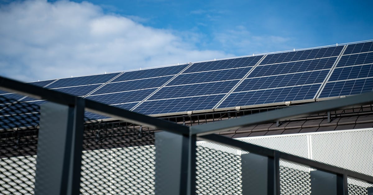 Merită bateriile pentru fotovoltaice în 2026? Ghidul investiției care îți taie factura și crește independența