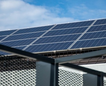 Merită bateriile pentru fotovoltaice în 2026? Ghidul investiției care îți taie factura și crește independența
